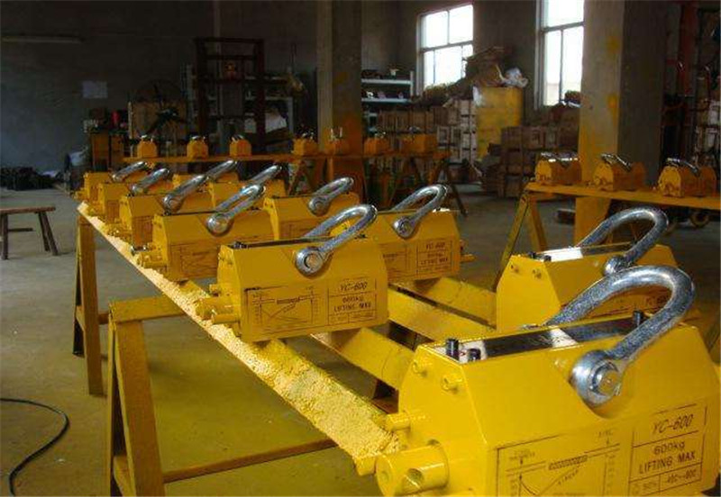 Permanent 600kg lifting magnet magnetic lifter 5 ton for lifting  handing sheets steel (8)